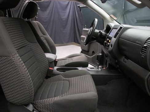 Used 2020 Nissan Frontier SV image 20