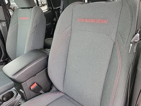 Used 2024 Jeep Gladiator Rubicon w/ Convenience Group AWD/4WD image 11