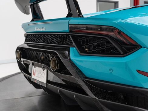 Used 2019 Lamborghini Huracan Performante AWD/4WD image 31