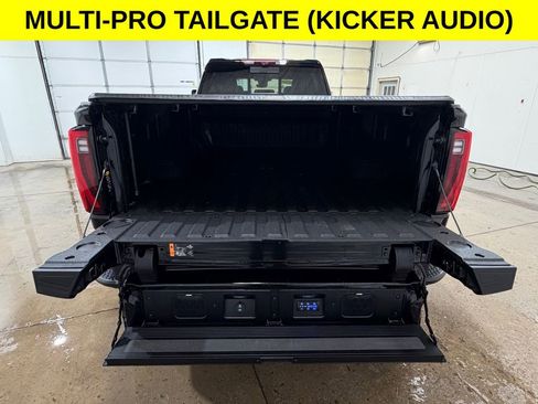 Used 2024 GMC Sierra 3500 Denali Ultimate AWD/4WD image 17