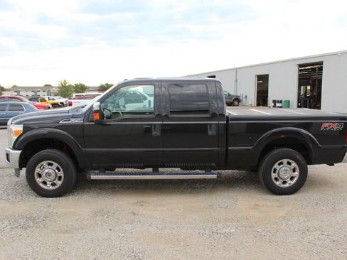 Used 2015 Ford F250 XLT w/ XLT Premium Package AWD/4WD image 3