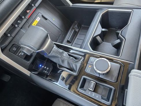 Used 2024 Toyota Tundra Limited image 21