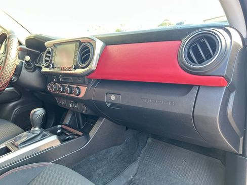 Used 2023 Toyota Tacoma 4x4 Double Cab image 16