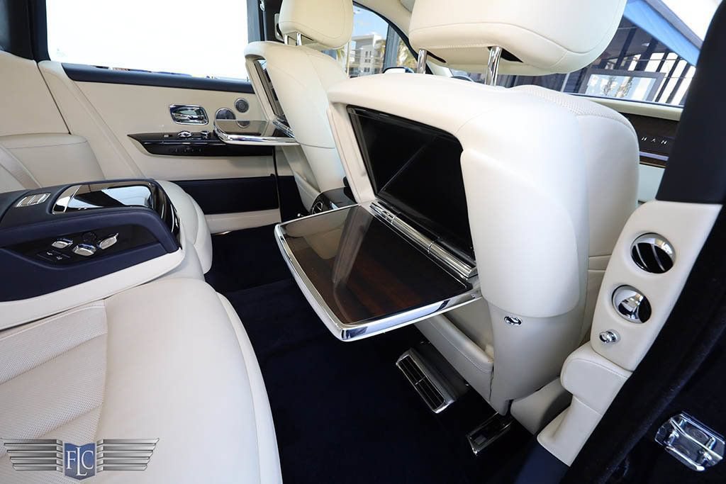 Used 2018 Rolls-Royce Phantom Sedan RWD image 25