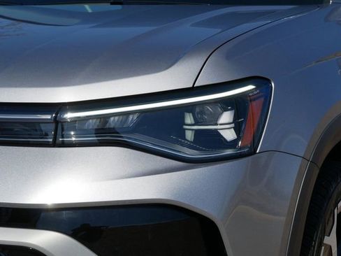 Certified 2025 Volkswagen Taos SEL AWD/4WD image 10