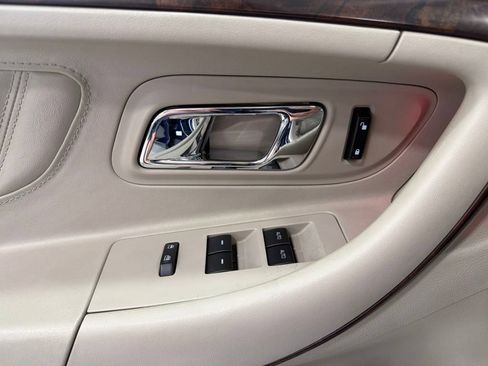 Used 2011 Ford Taurus Limited w/ 301A Rapid Spec Order Code FWD image 17