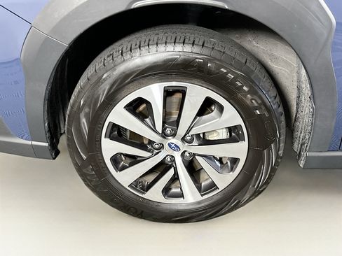 Used 2025 Subaru Outback Premium image 11