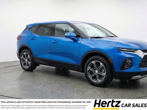 Used 2025 Chevrolet Blazer LT FWD image 1