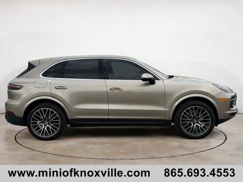 Used 2019 Porsche Cayenne AWD/4WD image 2