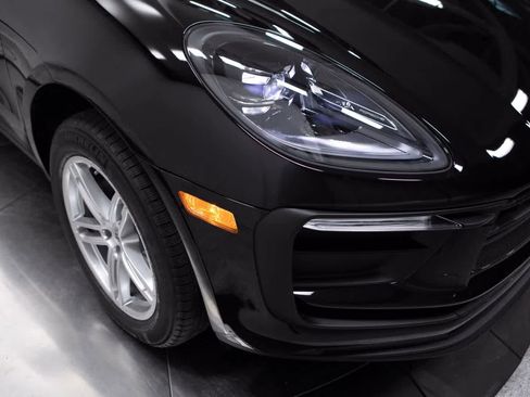 Certified 2026 Porsche Macan AWD/4WD image 12