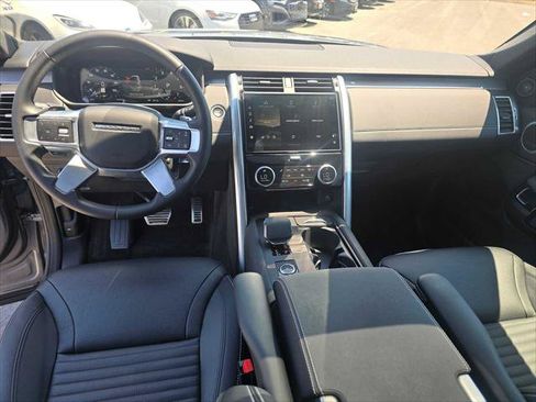 Used 2025 Land Rover Discovery Dynamic SE AWD/4WD image 20