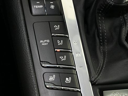 Used 2021 Porsche Macan Turbo w/ Premium Package Plus (PF0) image 23