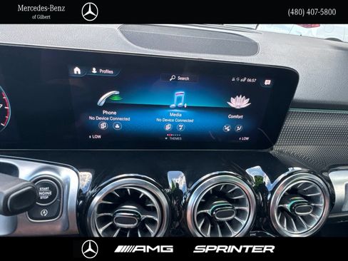 Used 2022 Mercedes-Benz GLB 250 4MATIC image 28