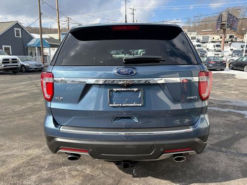 Used 2018 Ford Explorer XLT w/ Equipment Group 202A image 4