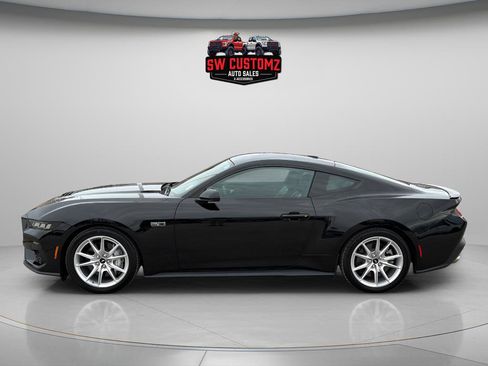 Used 2024 Ford Mustang GT Premium image 4