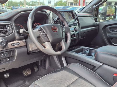 Used 2023 Nissan Titan PRO-4X AWD/4WD image 17