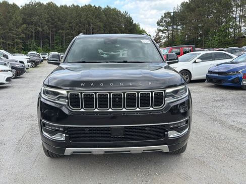 Used 2024 Jeep Wagoneer Series III w/ Premium Group I AWD/4WD image 3