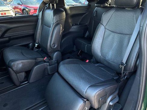 Certified 2026 Toyota Sienna Limited FWD image 10