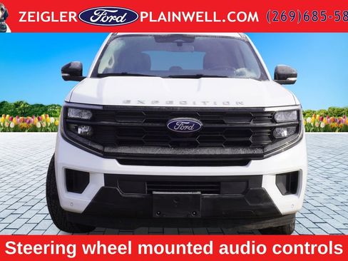 Used 2025 Ford Expedition Active AWD/4WD image 8
