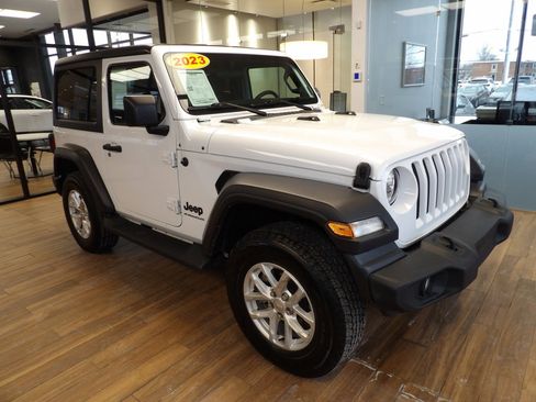 Used 2023 Jeep Wrangler Sport S image 3