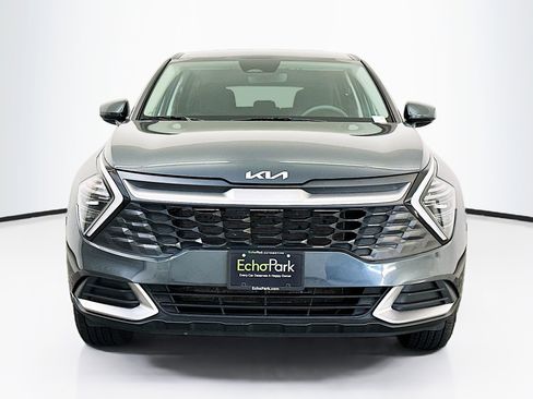 Used 2025 Kia Sportage LX image 2