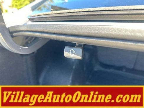 Used 2017 Chevrolet Malibu LT FWD image 33