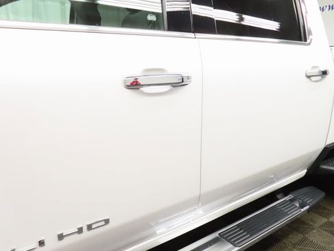 Used 2022 GMC Sierra 3500 Denali w/ Denali Ultimate Package image 42