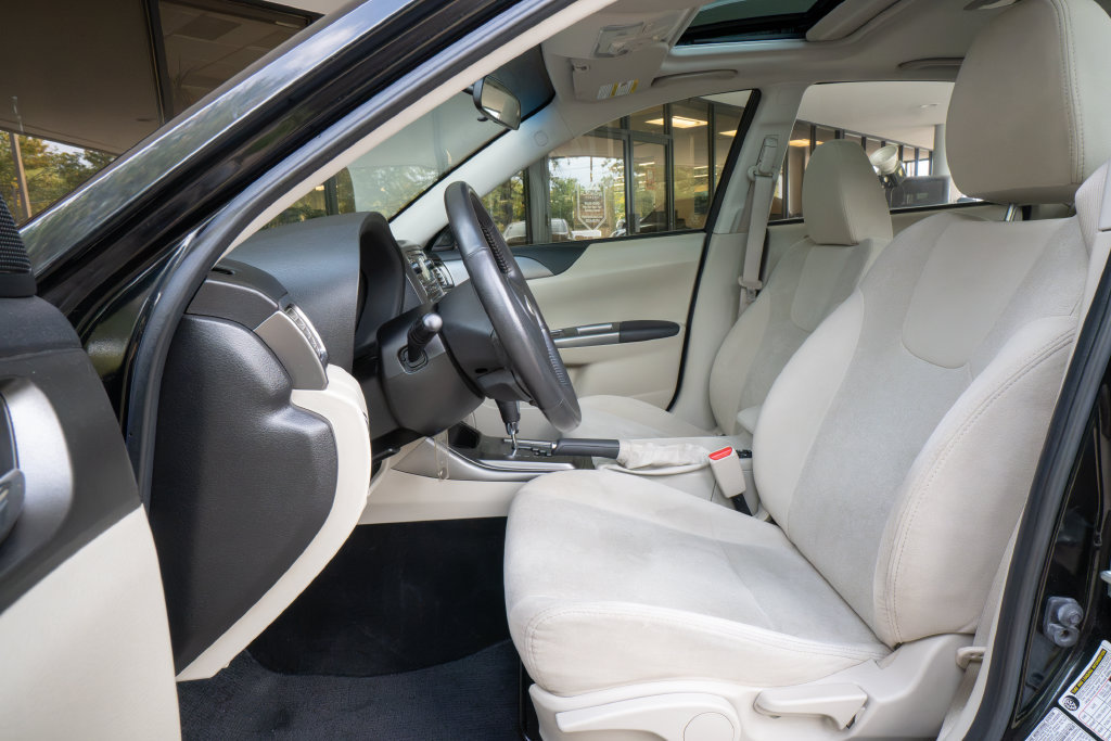 Used 2011 Subaru Impreza 2.5i Premium w/ PWR Moonroof Value Pkg AWD/4WD image 8