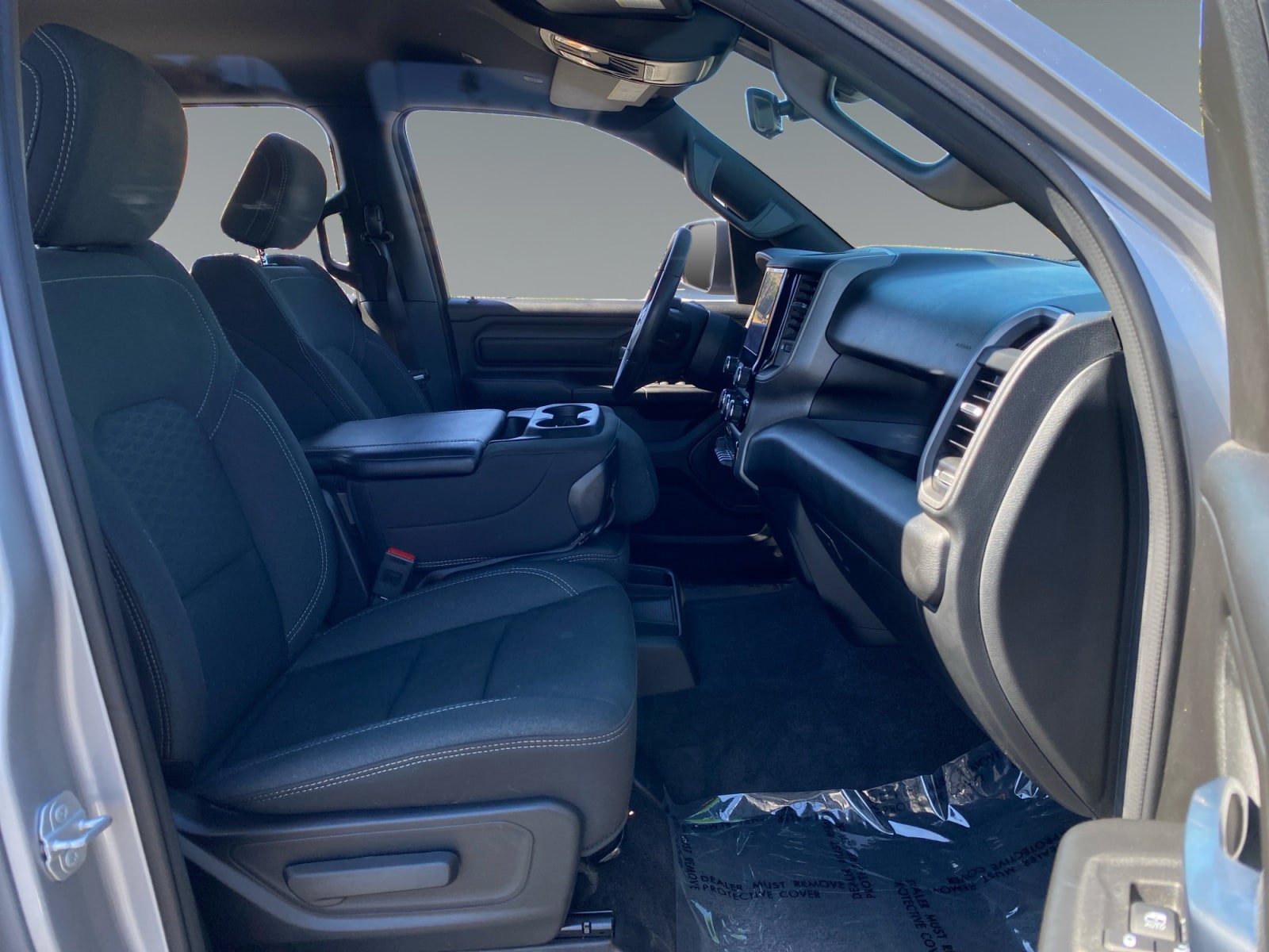 Used 2025 RAM 1500 Warlock AWD/4WD image 15