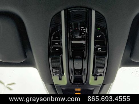 Used 2022 Porsche Cayenne image 25