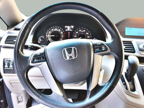 Used 2011 Honda Odyssey EX image 12