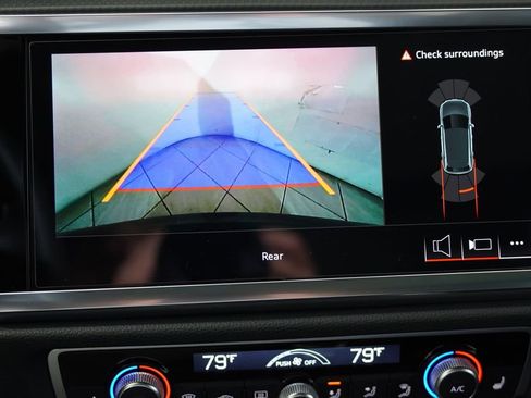 Used 2025 Audi Q3 2.0T Premium w/ Convenience Package image 4