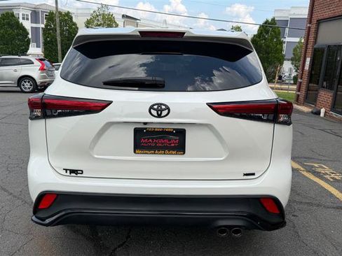 Used 2021 Toyota Highlander XSE FWD image 10
