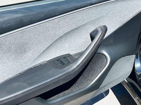 Used 2025 Tesla Model 3 Long Range RWD image 17