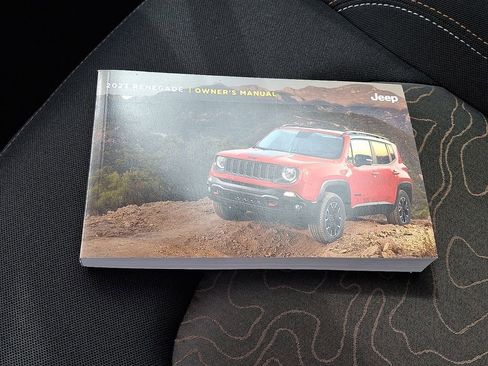 Used 2023 Jeep Renegade Latitude image 26