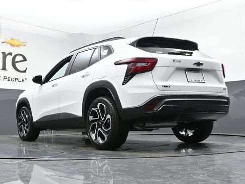 New 2026 Chevrolet Trax RS w/ Sunroof Package FWD image 5