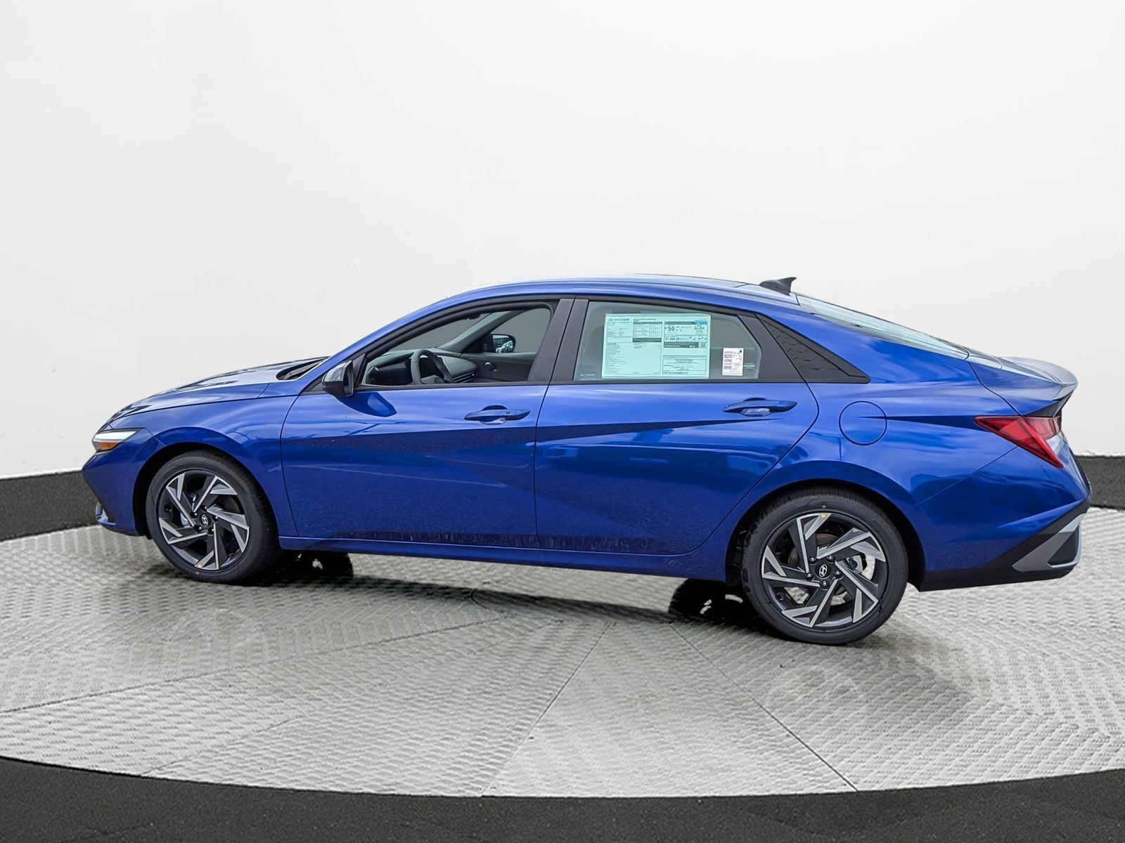 New 2025 Hyundai Elantra SEL FWD image 3