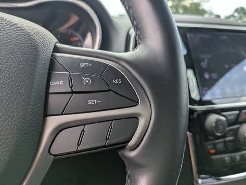 Used 2020 Jeep Grand Cherokee Altitude RWD image 29
