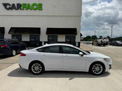 Used 2020 Ford Fusion SE FWD image 16