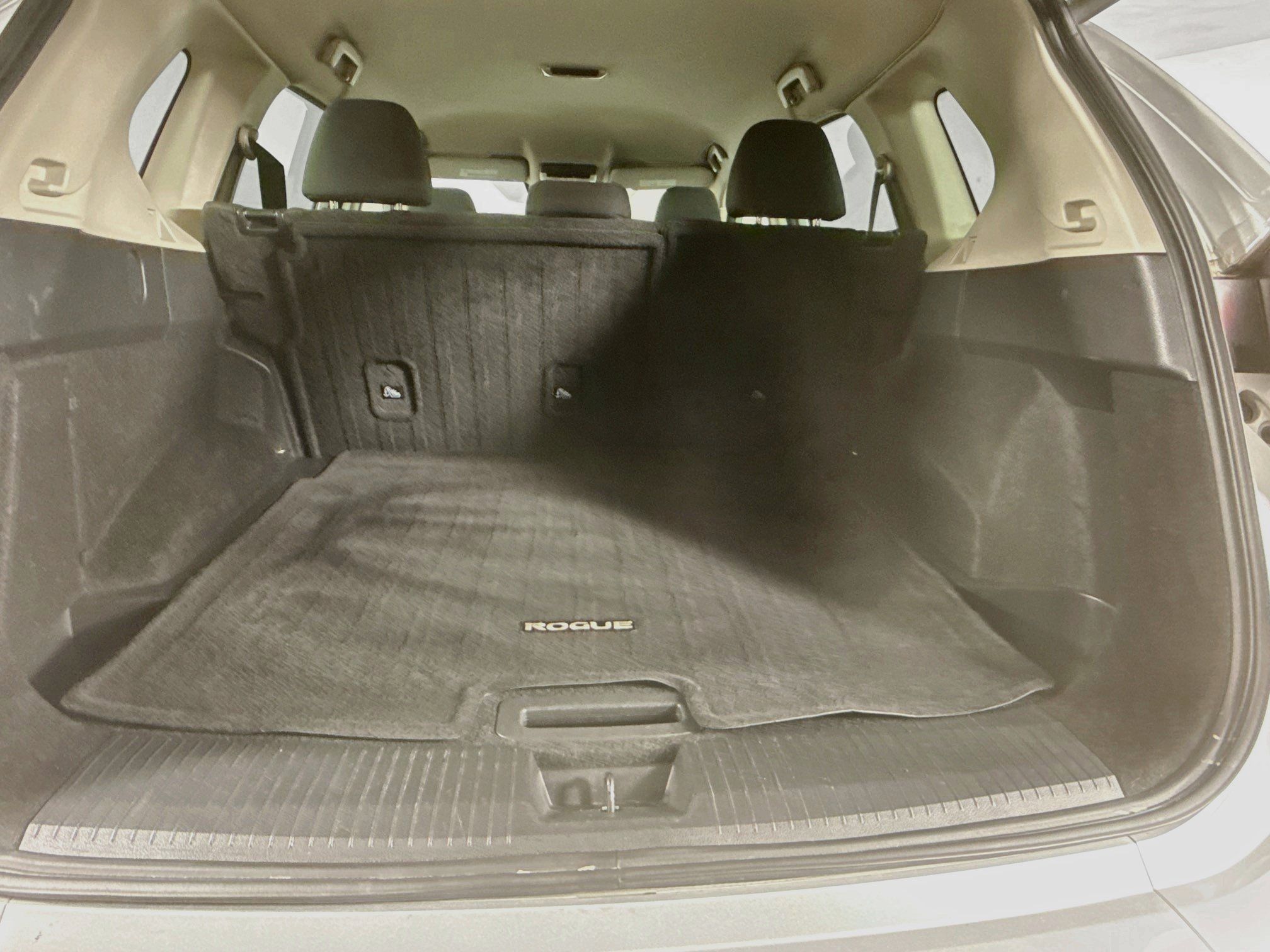 Used 2025 Nissan Rogue SV FWD image 31