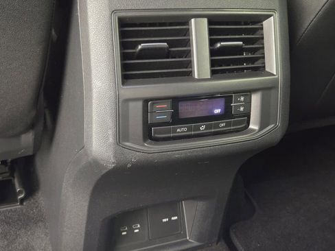 Used 2023 Volkswagen Atlas SE FWD image 32