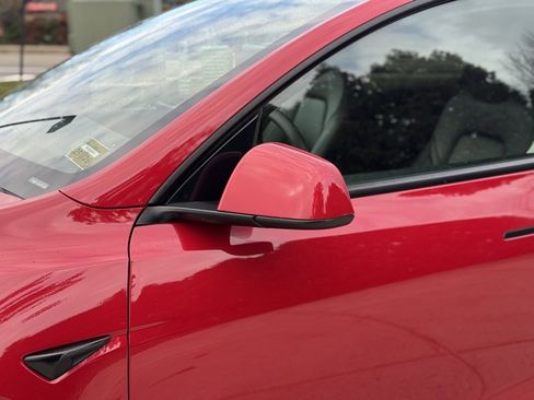 Used 2022 Tesla Model Y Performance image 16