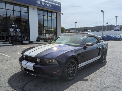 Used 2011 Ford Mustang GT Premium w/ Comfort Pkg image 2