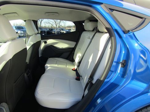 Used 2025 Ford Mustang Mach-E Premium image 37