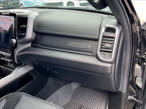 Used 2025 RAM 1500 Laramie AWD/4WD image 12