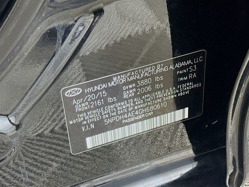 Used 2016 Hyundai Elantra Limited image 40