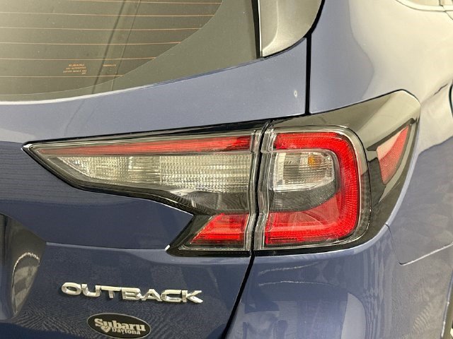 Used 2025 Subaru Outback AWD/4WD image 32