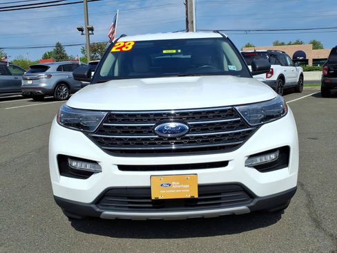 Certified 2023 Ford Explorer XLT w/ Equipment Group 202A AWD/4WD image 2
