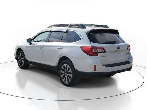 Used 2016 Subaru Outback 2.5i Limited AWD/4WD image 3