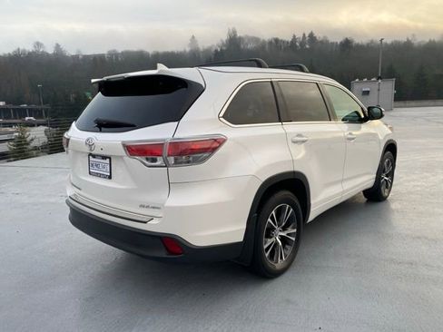 Used 2016 Toyota Highlander XLE image 8